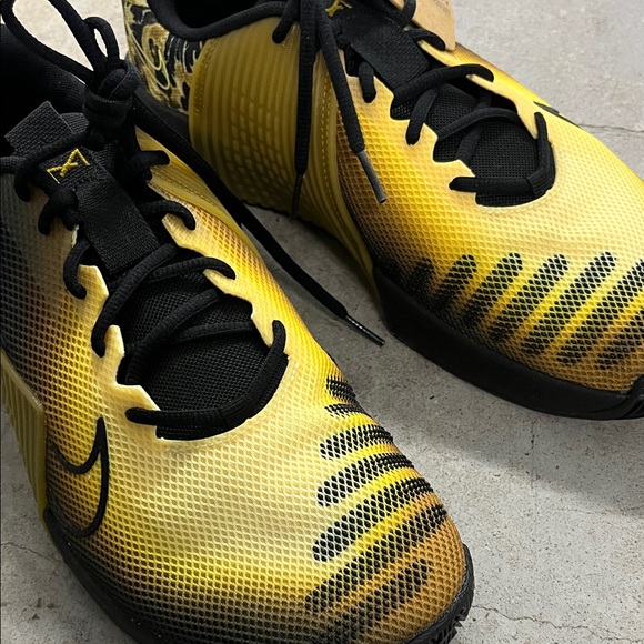 Nike Men's metcon9 amp dz2616-002Black and Yellow Athletic Shoes